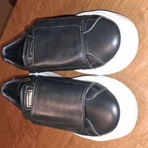 Puma velcro athletic shoes 6
